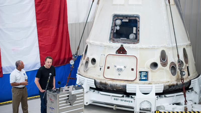 Illustration for article titled Elon Musk Is Turning Into Richard Nixon